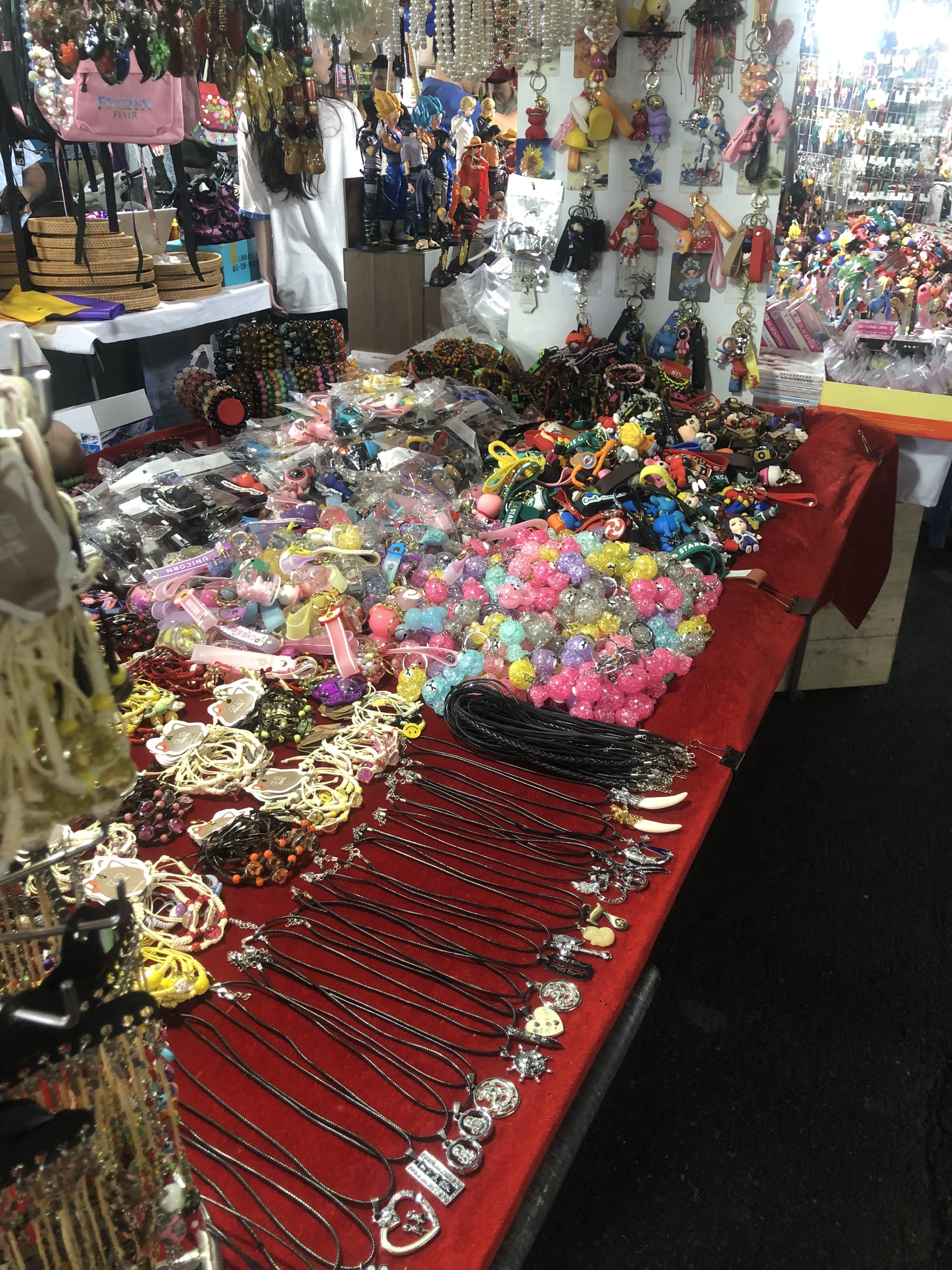 Dong Xuan Night Market and Walking Street - An attractive destination for tourists