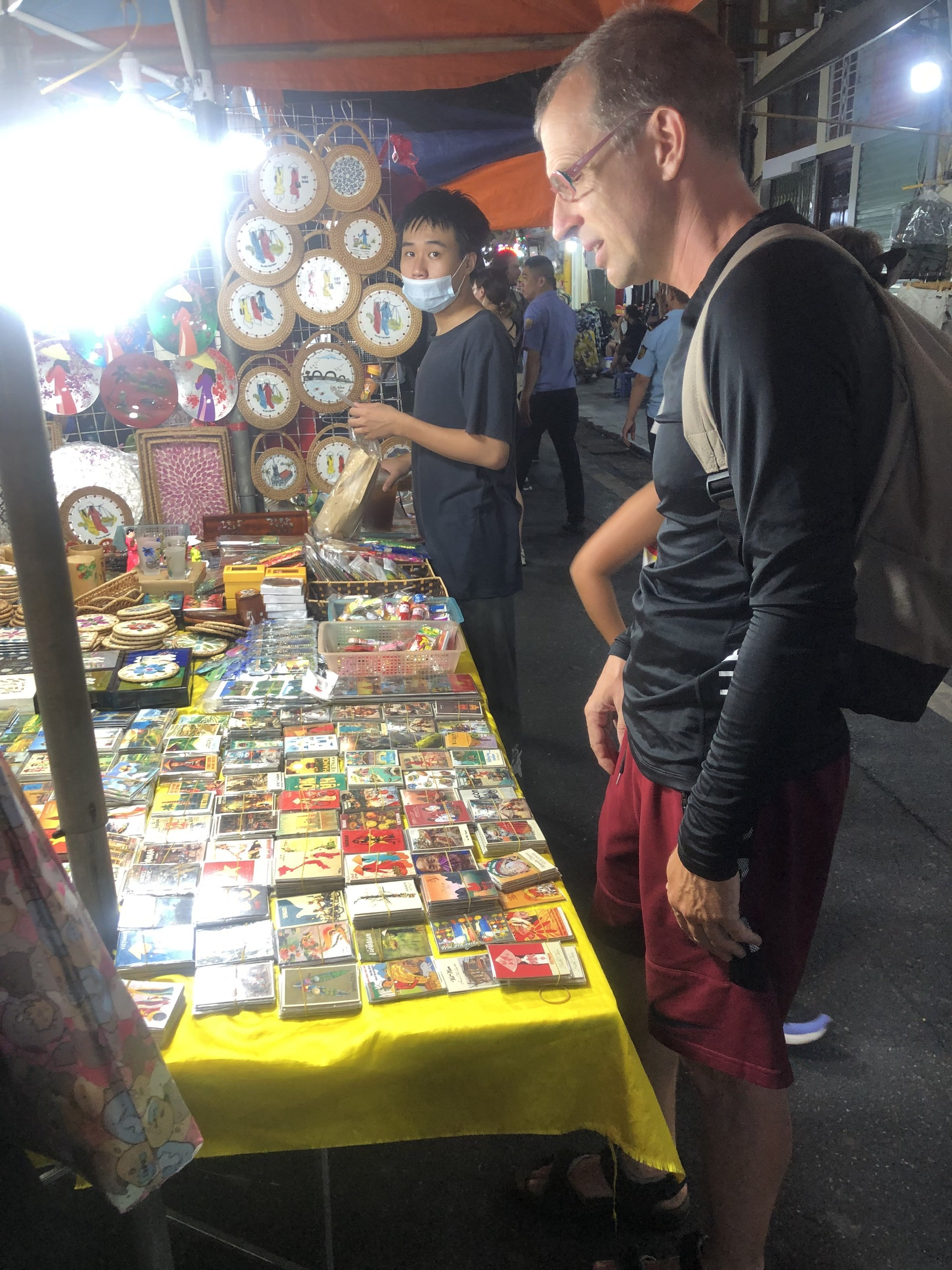 Dong Xuan Night Market and Walking Street - An attractive destination for tourists