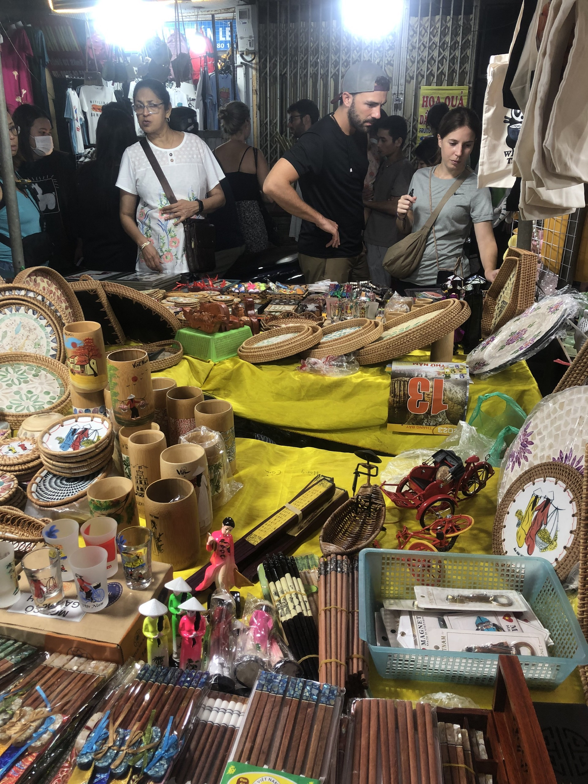 Dong Xuan Night Market and Walking Street - An attractive destination for tourists