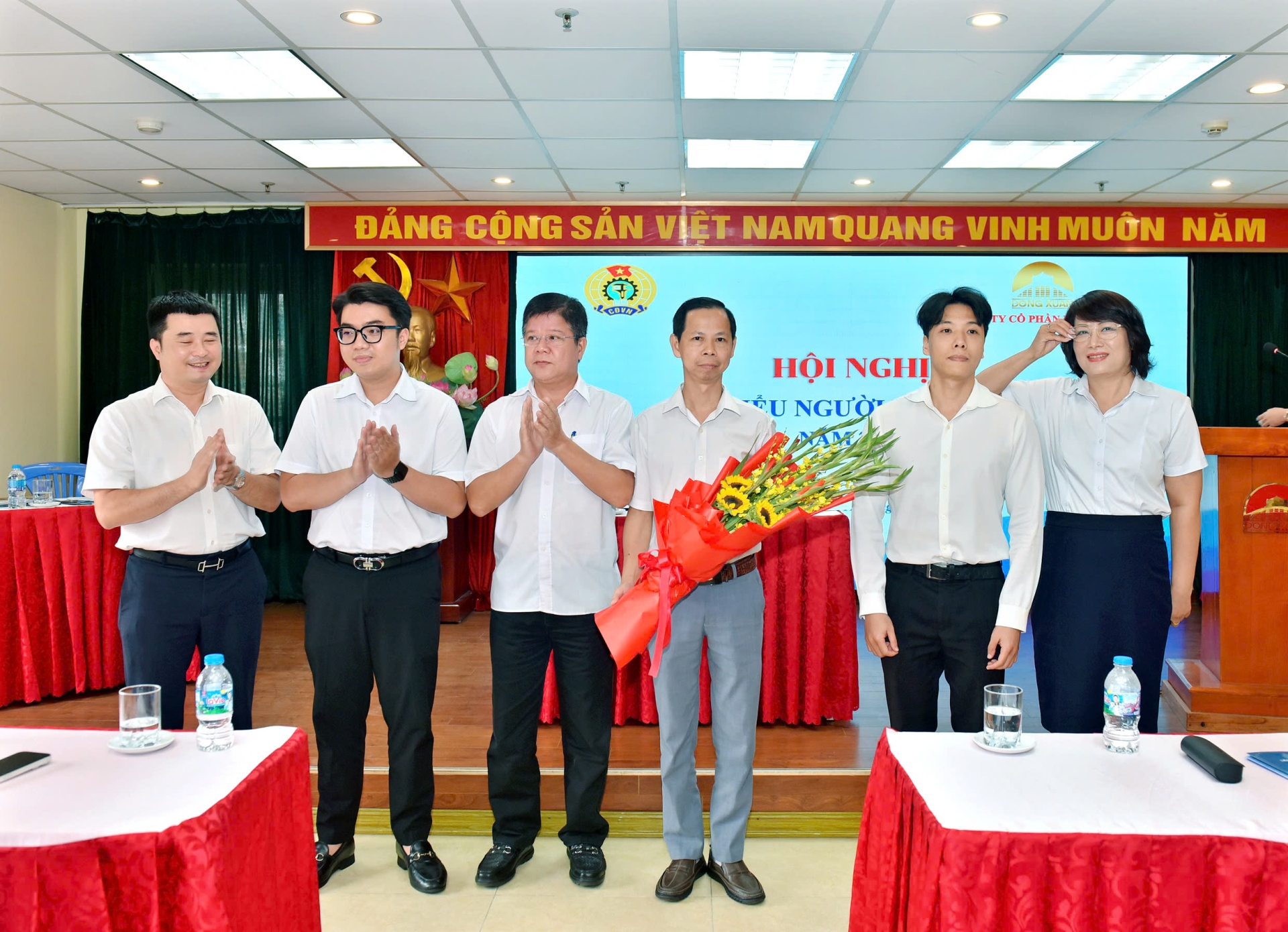 CÔNG TY CỔ PHẦN ĐỒNG XUÂN TỔ CHỨC HỘI NGHỊ ĐẠI BIỂU NGƯỜI LAO ĐỘNG NĂM 2026