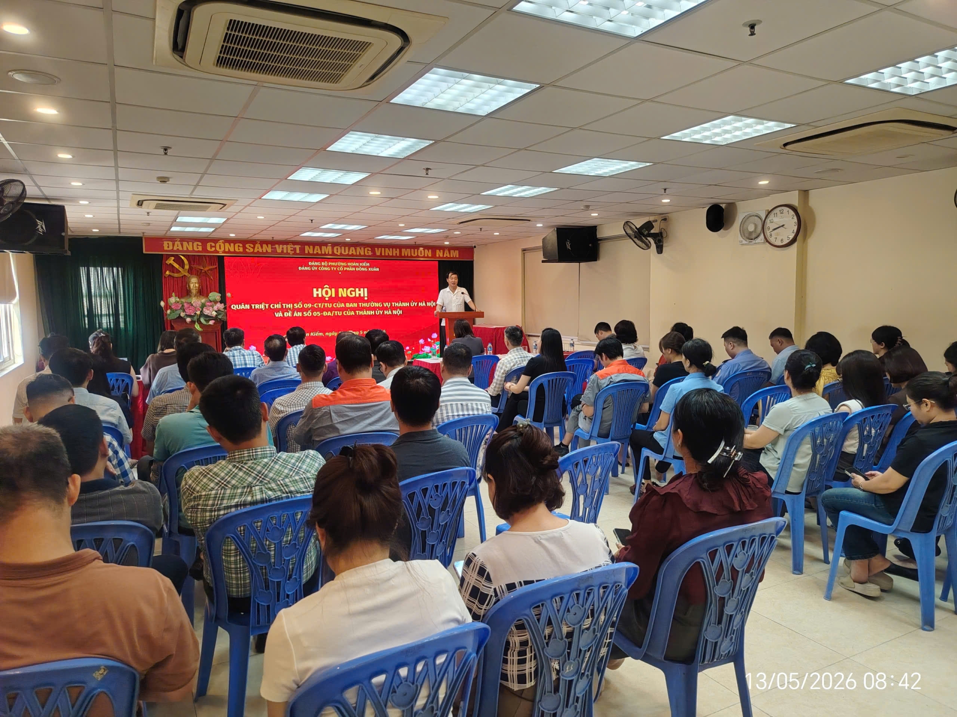 ĐẢNG ỦY CÔNG TY CỔ PHẦN ĐỒNG XUÂN TỔ CHỨC HỘI NGHỊ QUÁN TRIỆT CHỈ THỊ SỐ 09-CT/TU VÀ ĐỀ ÁN SỐ 05-ĐA/TU