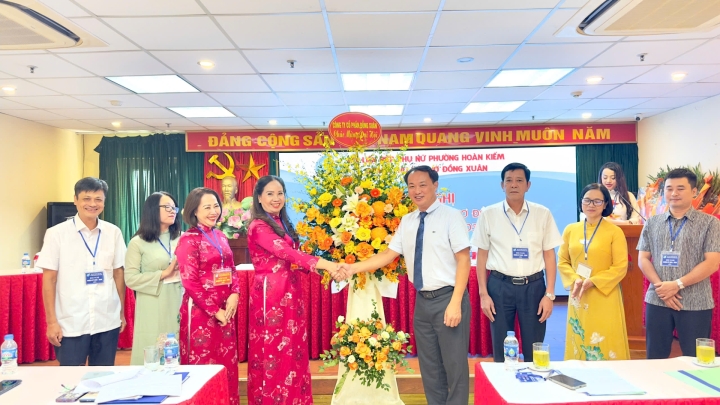 Conference of Delegates of the Women's Union of Dong Xuan Market for the term 2025-2030 successfully