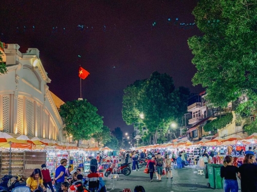 Chợ đêm trên phố cổ và những điều thú vị