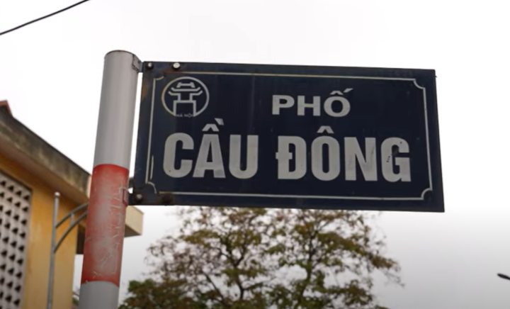 Go to Cau Dong market