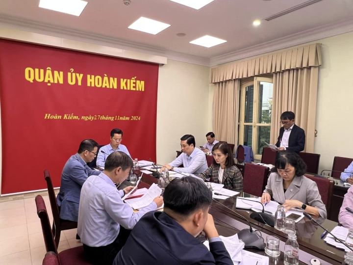 Report on the implementation of the 2024 socio-economic development plan; Expected socio-economic development plan for 2025 of Hoan Kiem district.