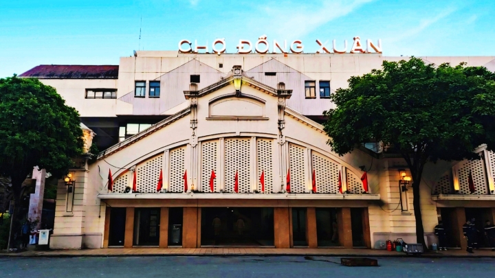 Architectural space of Dong Xuan market - A cultural feature of Hanoi